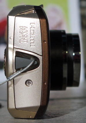 The right side of the Canon SD4500