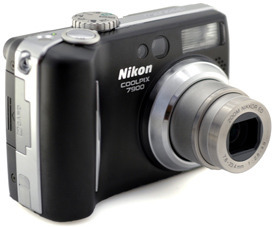 Nikon Coolpix 7900